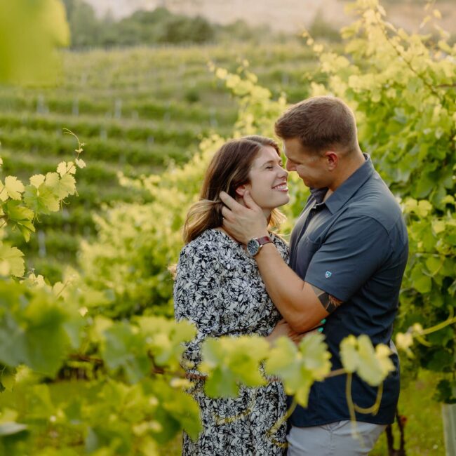 Couple photoshoot in the vineyards