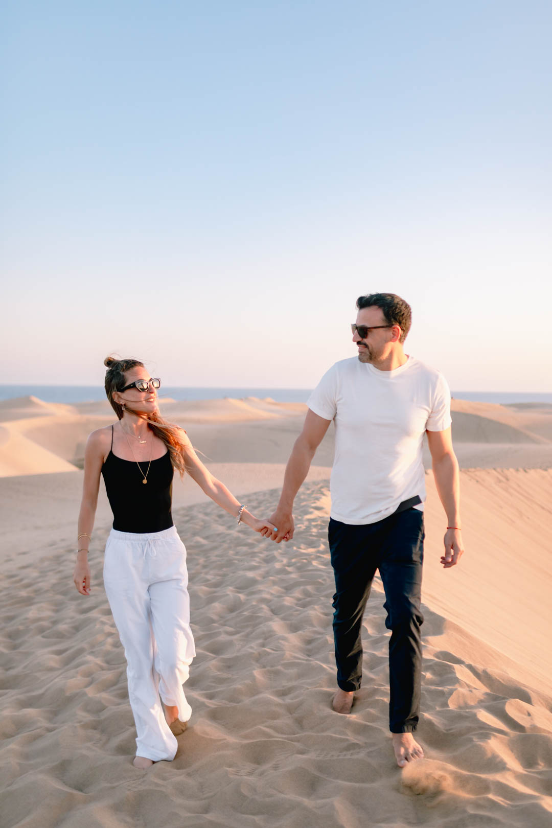 Couple Photoshoot at the Maspalomas Dunes: A Vivid Romantic Experience in Gran Canaria